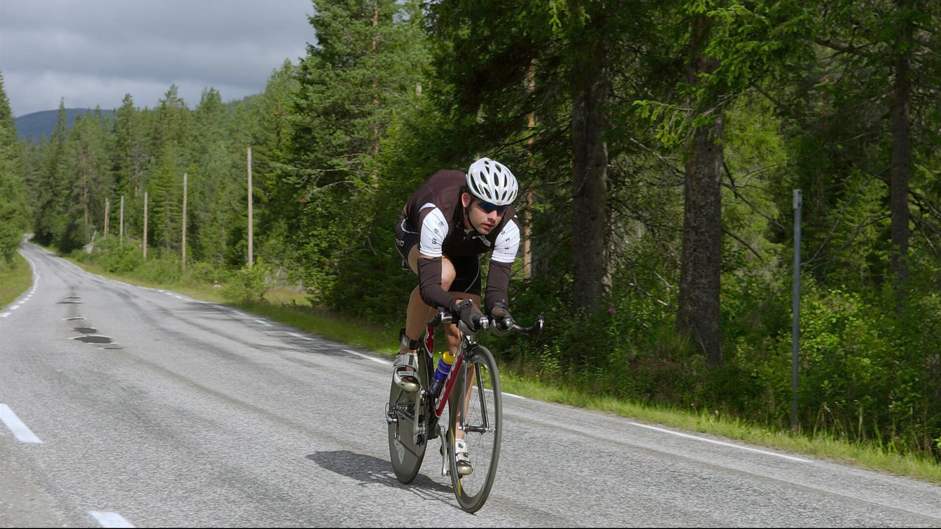 篮球与绿茵的对话，当灰熊的坚韧遇见拉文的英超级表演
