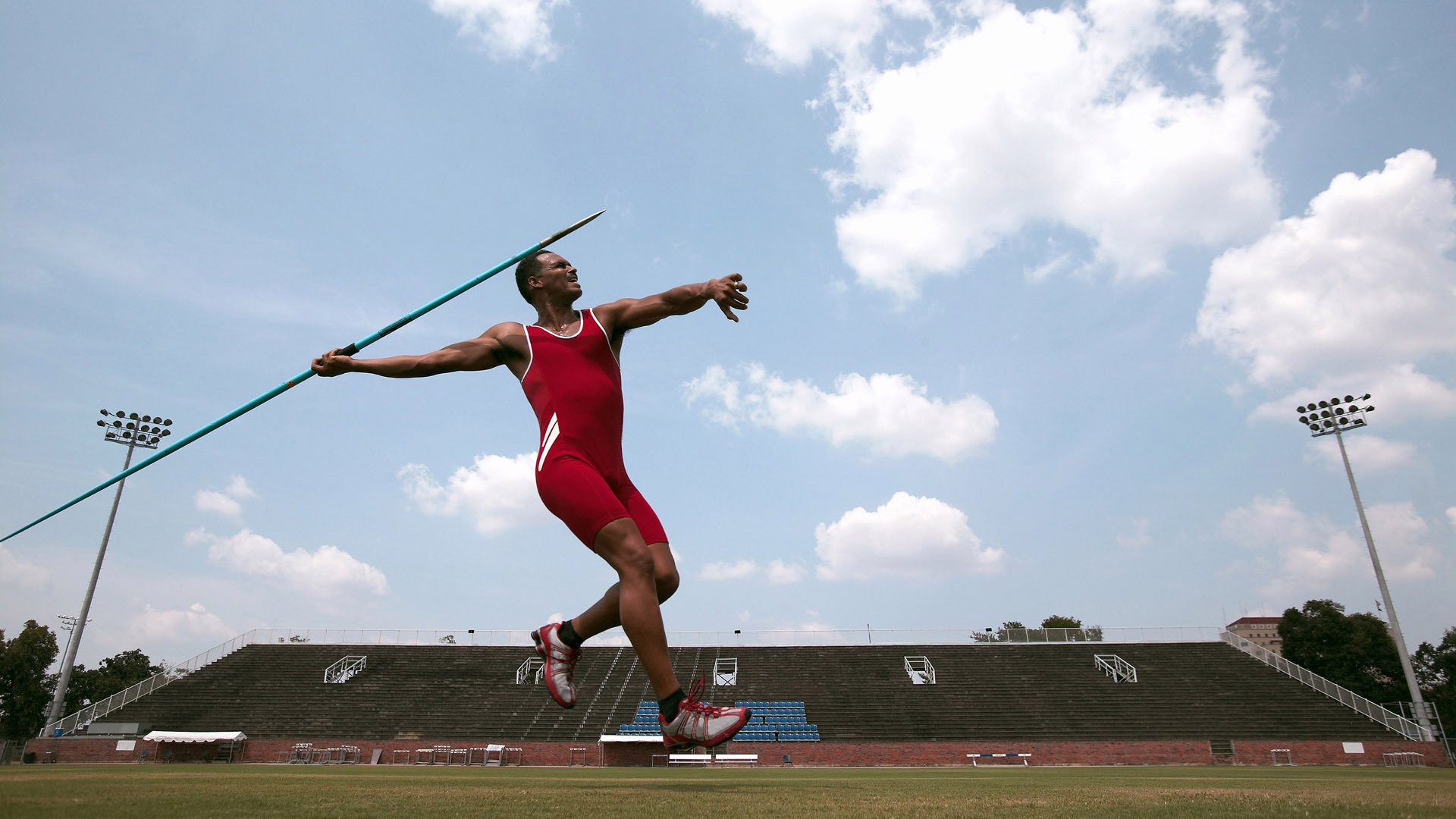 当高卢雄鸡啄碎潘帕斯之鹰，战术完胜的背后，是本泽马不在场的幽灵在统治比赛？