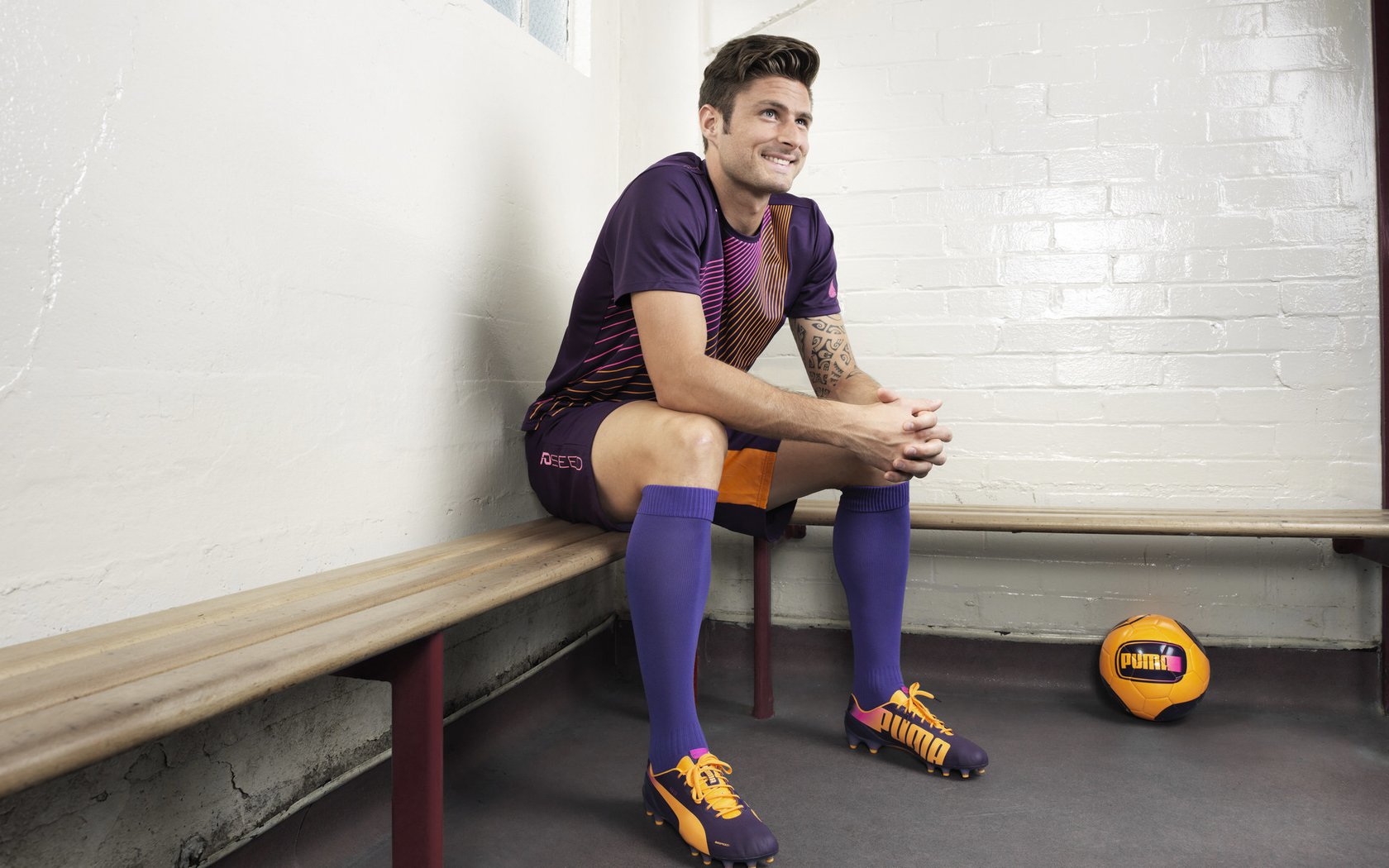 哥伦比亚1-0苏格兰，特奥·埃尔南德斯一锤定音，现代边后卫定义比赛胜负