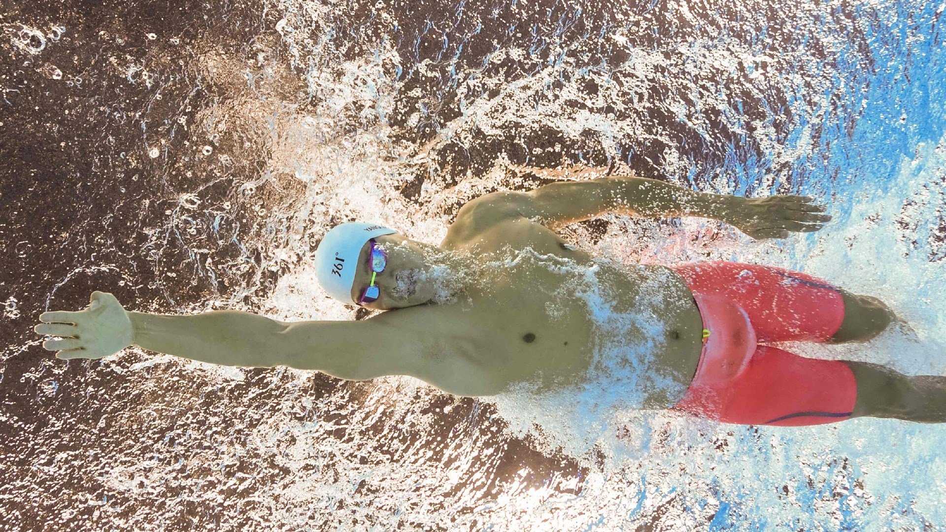 维尼修斯惊天爆发！南非爆冷淘汰波兰，足球世界再迎史诗逆转夜